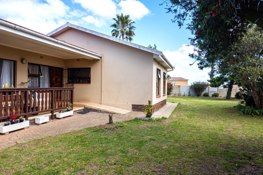 3 Bedroom Property for Sale in Heiderand Western Cape